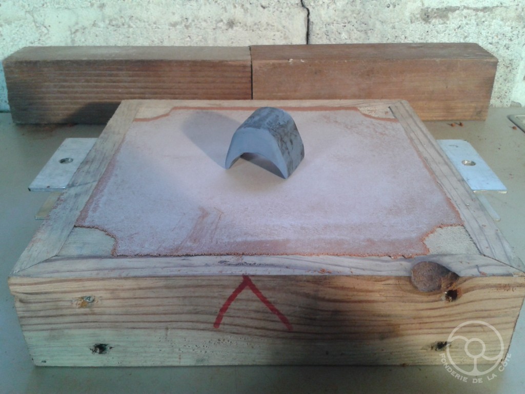 Moulage en silicone bi-composant du logement de pivot usé